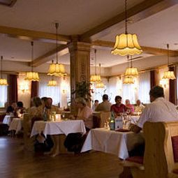 Restaurant Schwarzwälder Hof Land-gut-Hotels Fotos