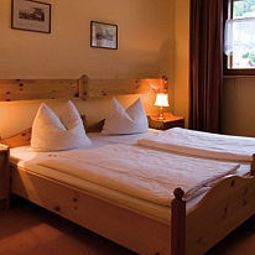 Room Schwarzwälder Hof Land-gut-Hotels Fotos