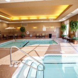 Pool Holiday Inn Express Hotel & Suites SPRINGFIELD-MEDICAL DISTRICT Fotos