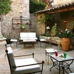 Terrasse Hostellerie Le Roy Soleil Chateaux et Hotels Collection Fotos