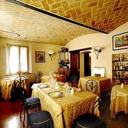 Salle du petit-déjeuner située dans le restaurant Locanda Del Feudo Fotos