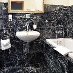 Salle de bains King Charles Boutique Fotos