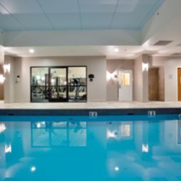 Piscina Holiday Inn Hotel & Suites NEWPORT NEWS Fotos