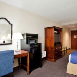 Habitación Holiday Inn Hotel & Suites NEWPORT NEWS Fotos