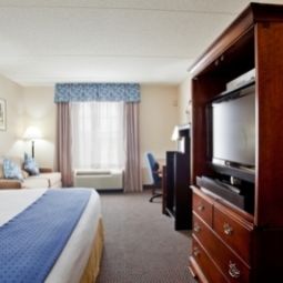 Habitación Holiday Inn Hotel & Suites NEWPORT NEWS Fotos