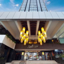 Фасад Radisson Hotel And Suites Guatemala City Fotos