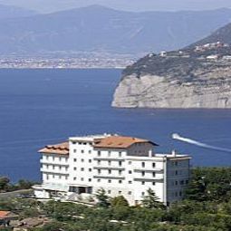 Фасад Aminta Grand Hotel Fotos