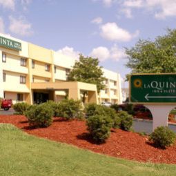 Vista esterna La Quinta Inn & Suites Huntsville Madison Square Fotos