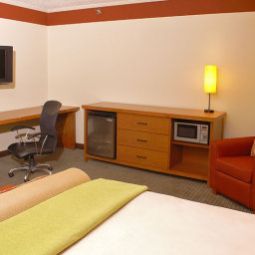 Camera La Quinta Inn & Suites Huntsville Madison Square Fotos