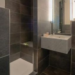 Salle de bains Best Western Marais Bastille Fotos