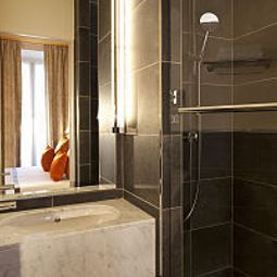 Salle de bains Best Western Marais Bastille Fotos