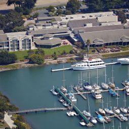 DoubleTree by Hilton Berkeley Marina Berkeley 
