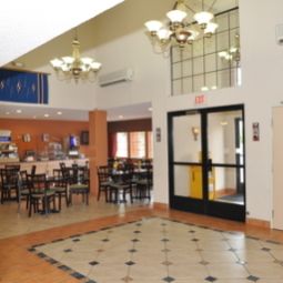 Halle Holiday Inn Express SANTA FE CERRILLOS Fotos