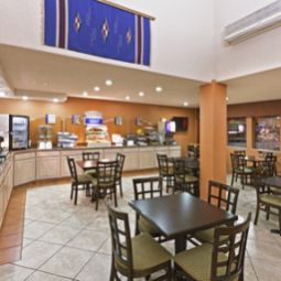 Restaurant Holiday Inn Express SANTA FE CERRILLOS Fotos