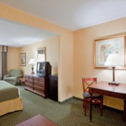 Suite Holiday Inn Express Hotel & Suites WILLIAMSBURG Fotos