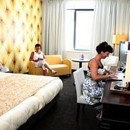 Chambre pour voyageurs d'affaires Golden Tulip Zevenbergen Fotos