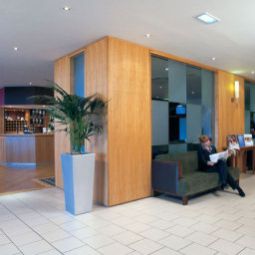 Halle JCT.18 Holiday Inn RUGBY-NORTHAMPTON M1 Fotos
