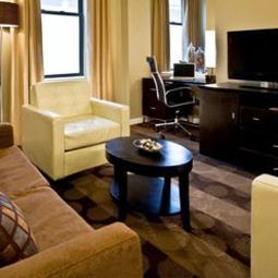 Suite Holiday Inn Express Hotel & Suites BOSTON GARDEN Fotos