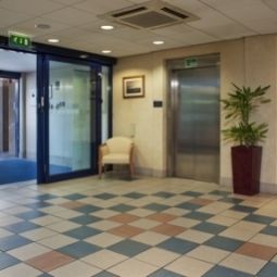 Hall JCT.43 Holiday Inn Express SWANSEA - WEST M4 Fotos