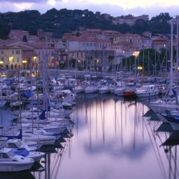 Vue extérieure La Voile d'Or Fotos