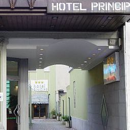 Principe Udine Centro, Vicino Stazione FS