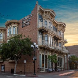 Vista exterior Horton Grand Hotel Fotos