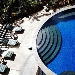 Pool Bellevue Manila Fotos