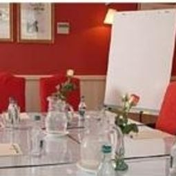 Salle du petit-déjeuner située dans le restaurant Butlers Townhouse Fotos
