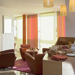 Salle du petit-déjeuner située dans le restaurant Suite Novotel Montpellier. Fotos