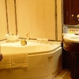 Bathroom Grand Hills Hotel and Spa Fotos