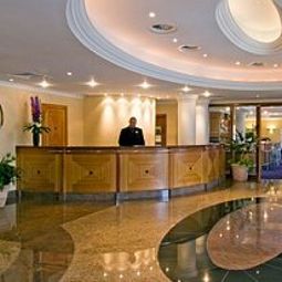 Ресепшен Arora Park Heathrow Fotos
