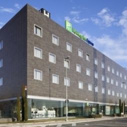 Exterior view Holiday Inn Express PAMPLONA Fotos