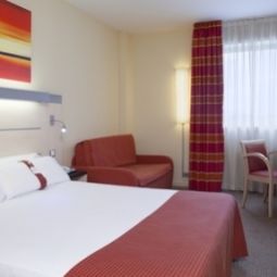 Room Holiday Inn Express PAMPLONA Fotos