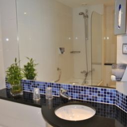 Room Holiday Inn Express PAMPLONA Fotos