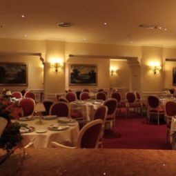 Salle du petit-déjeuner située dans le restaurant Grand Hotel Barone di Sassj Fotos