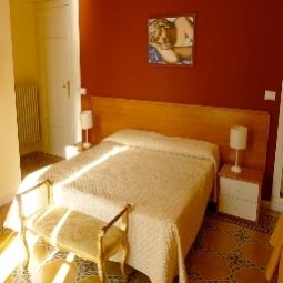 Zimmer mit Balkon Lucca In Villa San Donato Fotos