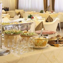Буфет Best Western I Triangoli Fotos
