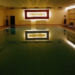 Бассейн Schlosshof Resort Hotel & Camping Fotos