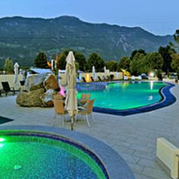 Бассейн Schlosshof Resort Hotel & Camping Fotos