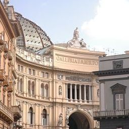  Art Resort Galleria Umberto Fotos