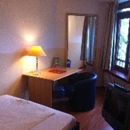 Zimmer Central Hotel-Apart Fotos