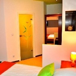  Landmark Eco Hotel & Restaurant ehem. Five Floor Fotos