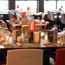 Salle du petit-déjeuner située dans le restaurant Martin's Central Park Europe Fotos