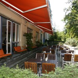 Terrace Midi Inn Fotos