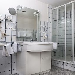 Badezimmer Metropol Garni Fotos