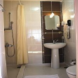 Bathroom Grand Liza Fotos