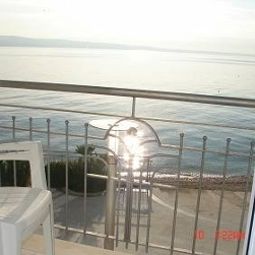 Widok z hotelu Neva Fotos