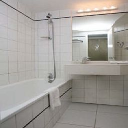Bathroom Ours Blanc Centre Fotos
