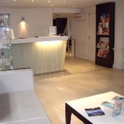 Reception Ours Blanc Centre Fotos