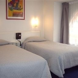 Room Ours Blanc Centre Fotos